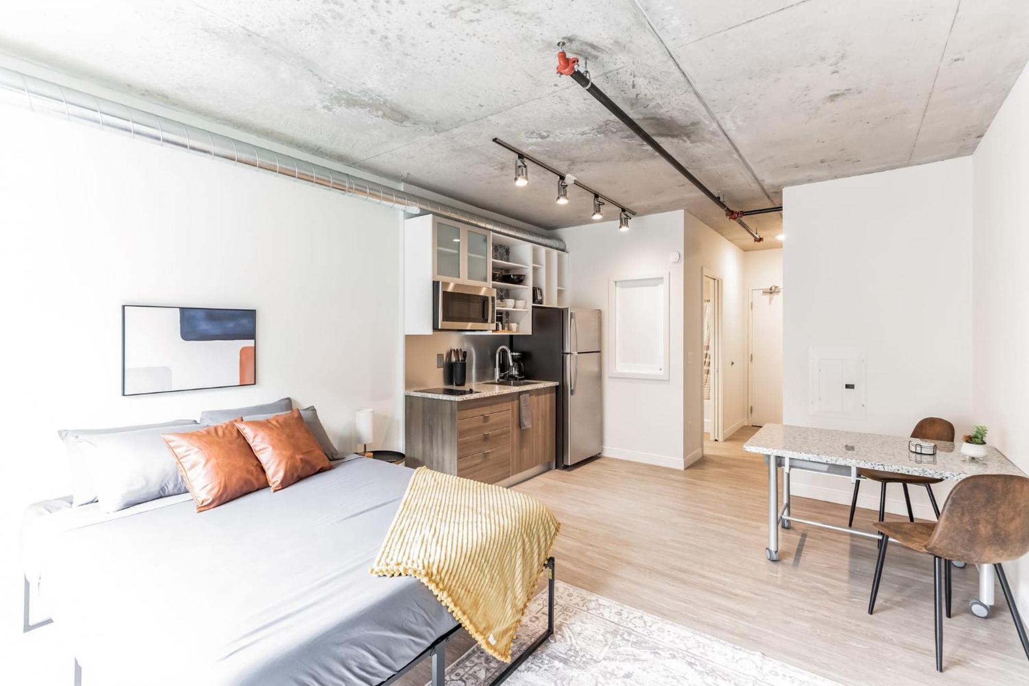 Urban Elegance Studio Oasis Prime Location Cleveland Bagian luar foto